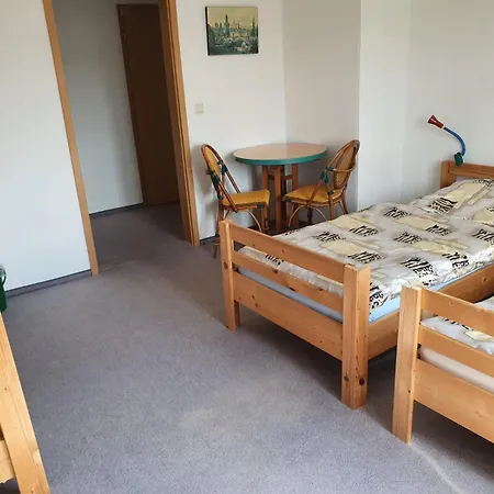Monteurzimmer Alte Schule Heberndorf Guest house *