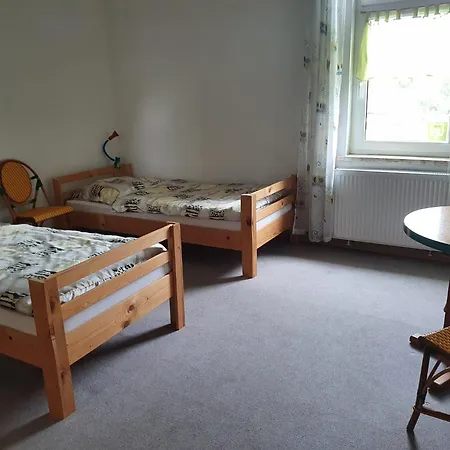 Monteurzimmer Alte Schule Heberndorf Guest house *