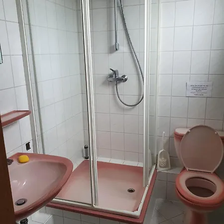 Monteurzimmer Alte Schule Heberndorf * Wurzbach
